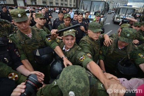 Цепные менты Чекистской Хунты 18 июля 2013 года