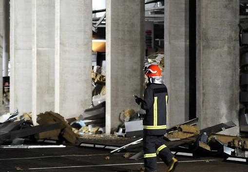 Трагедия в Риге: Разбор завалов в обрушившемся магазине в Золитуде Трансляция